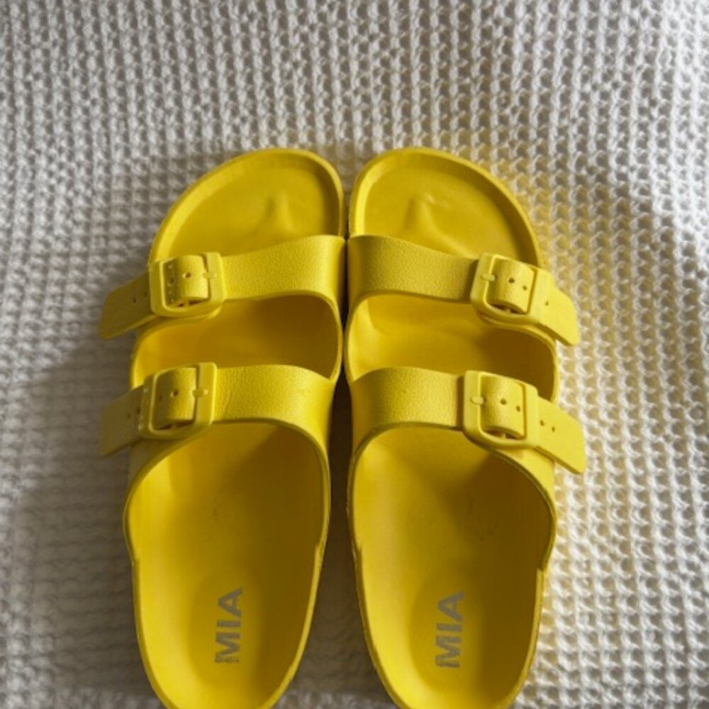 Yellow Sandals Size 10